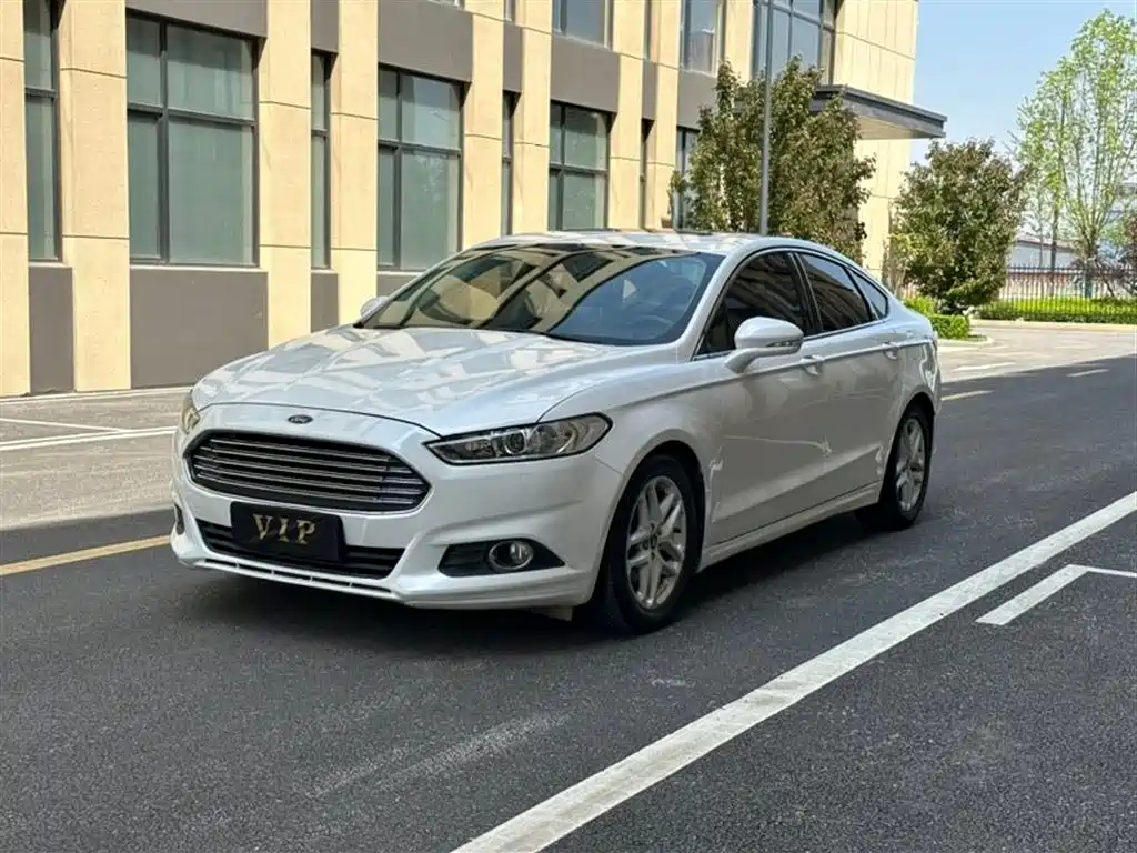 Ford Mondeo 2014 — фото 1