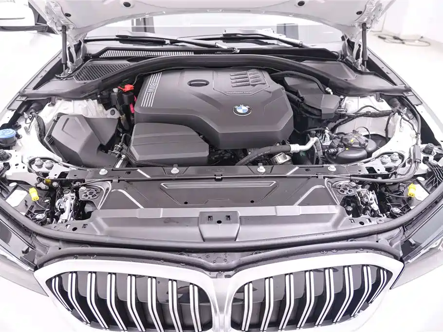 BMW 3 Series 2023 — фото 12