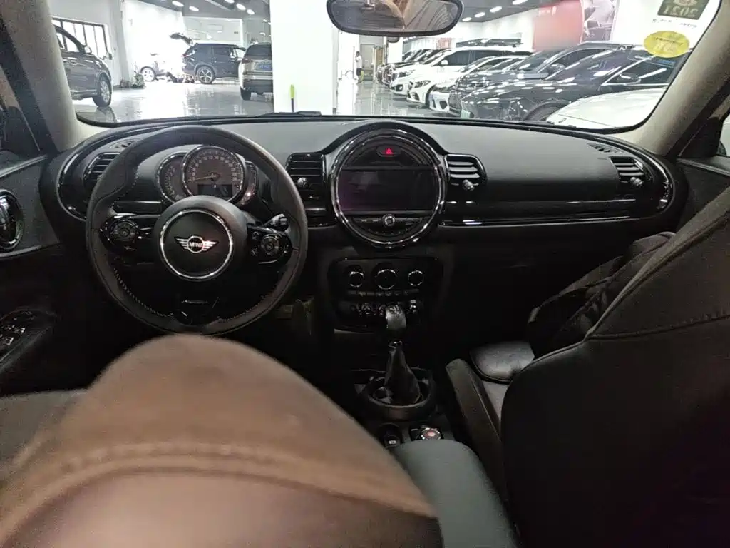 MINI Clubman 2019 — фото 10