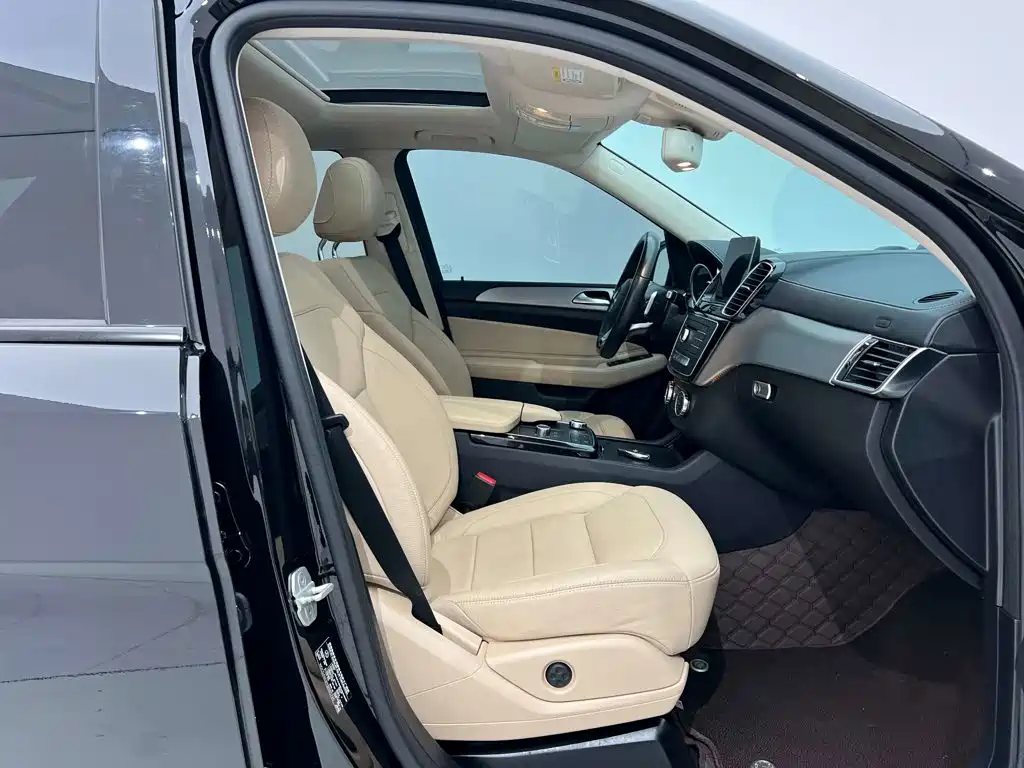Mercedes-Benz GLE AMG 2018 — фото 26