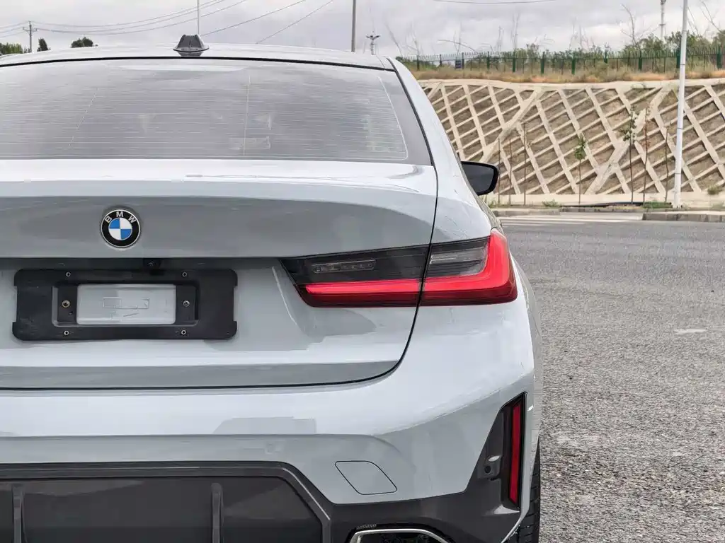 BMW 3 Series 2024 — фото 10