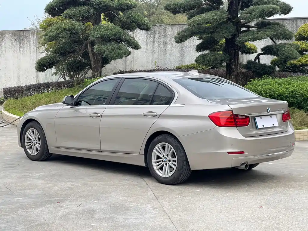BMW 3 Series 2015 — фото 12