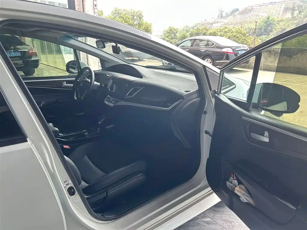 Honda Jade 2017 — фото 10