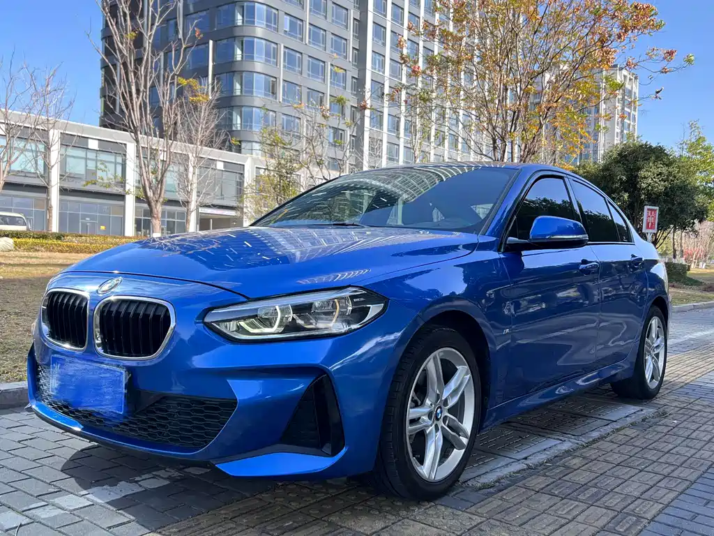 BMW 1 Series 2019 — фото 1
