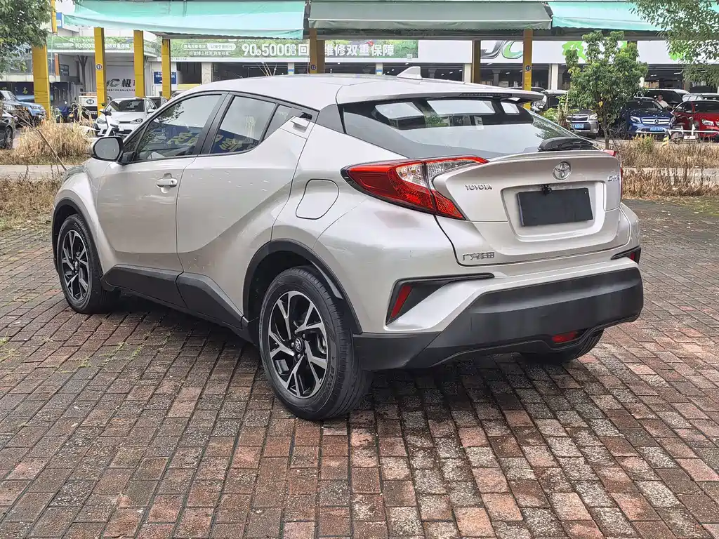 Toyota C-HR 2020 — фото 4