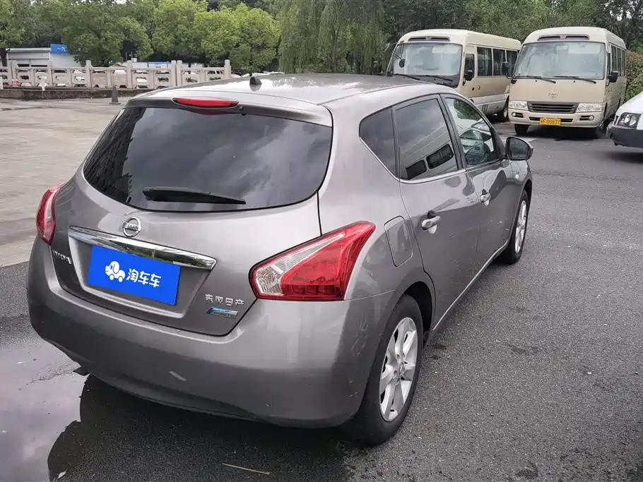 Nissan Tiida 2012
