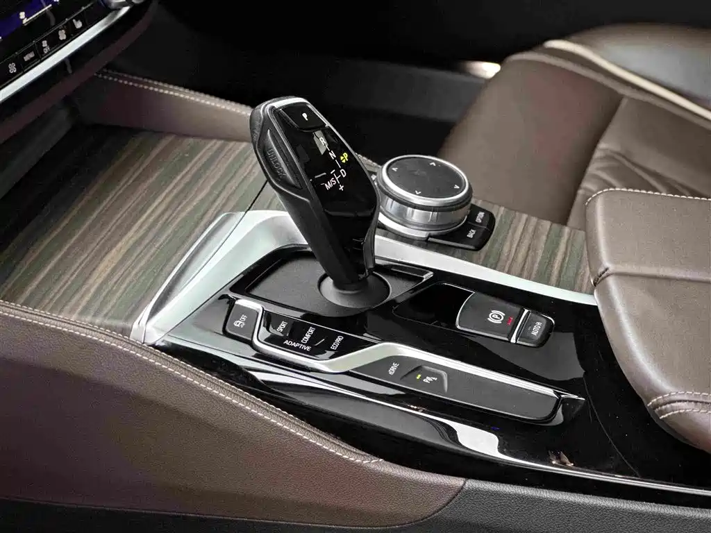 BMW 5 Series New Energy 2019 — фото 11