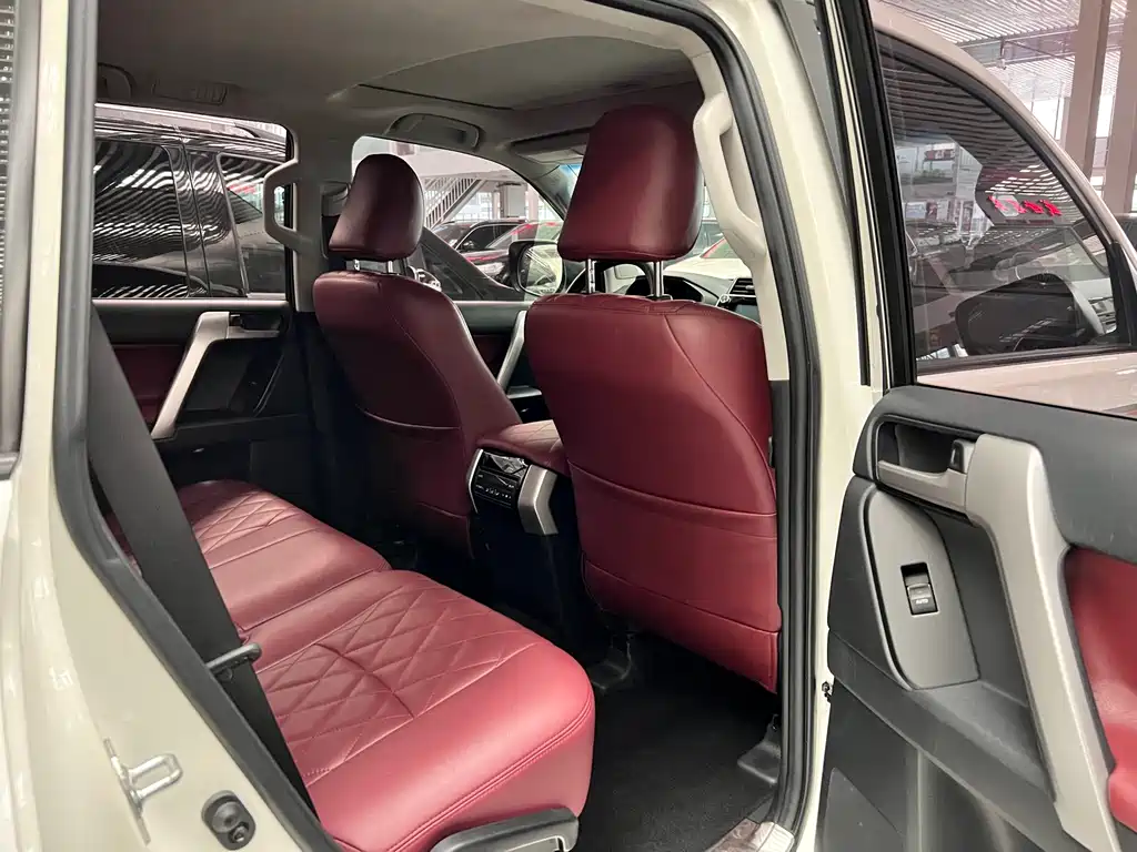 Toyota Prado 2019 — фото 8
