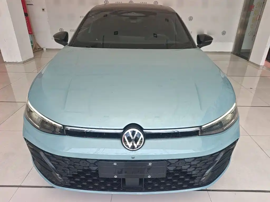 Volkswagen Passat 2024