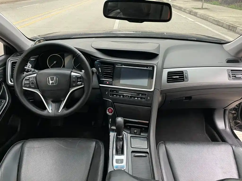 Honda Spirior 2016 — фото 8
