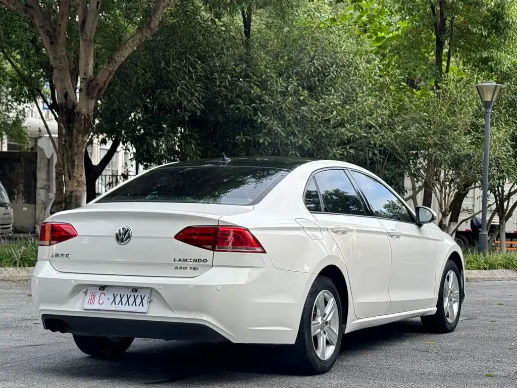 Volkswagen Lamando 2015