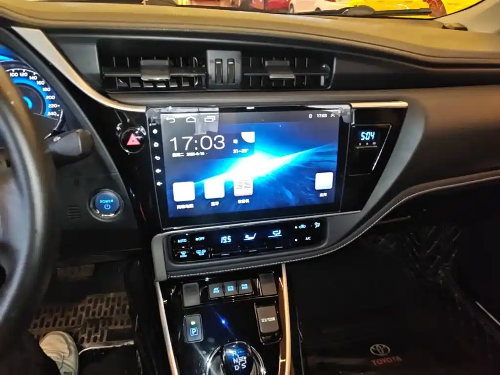 Toyota Corolla 2017 — фото 13