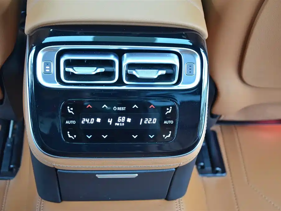 Mercedes-Benz S-Class 2024 — фото 10