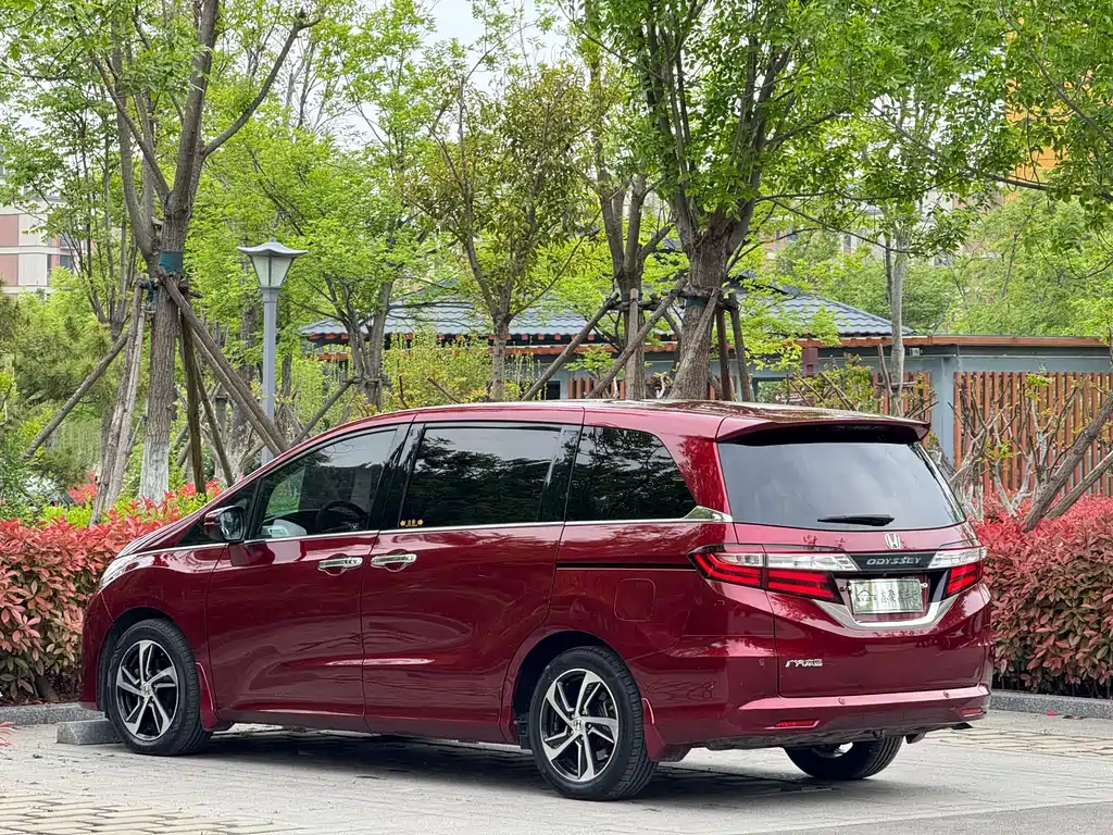 Honda Odyssey 2015 — фото 11