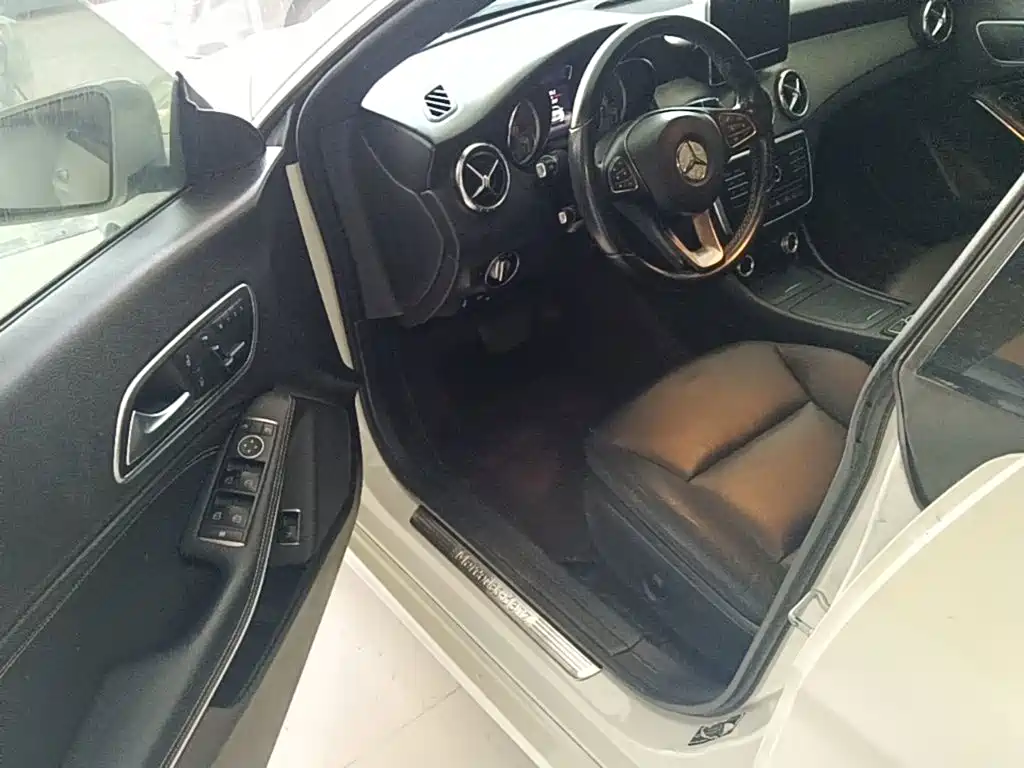 Mercedes-Benz CLA 2015 — фото 16