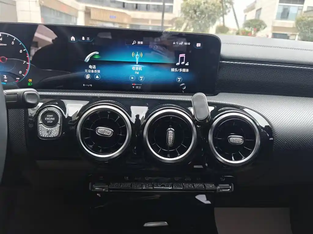 Mercedes-Benz A-Class 2021 — фото 13