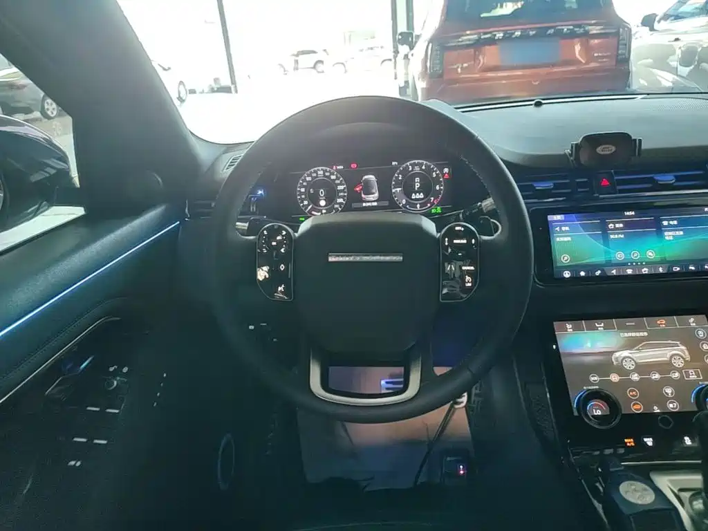 Land Rover Range Rover Evoque 2021 — фото 11