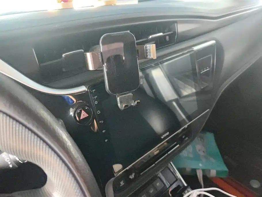 Toyota Corolla Hybrid 2019 — фото 13