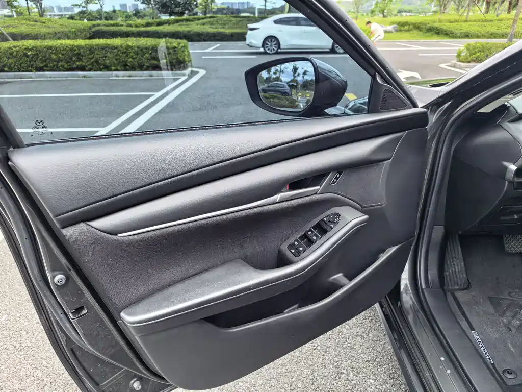 Mazda 3 Axela 2022