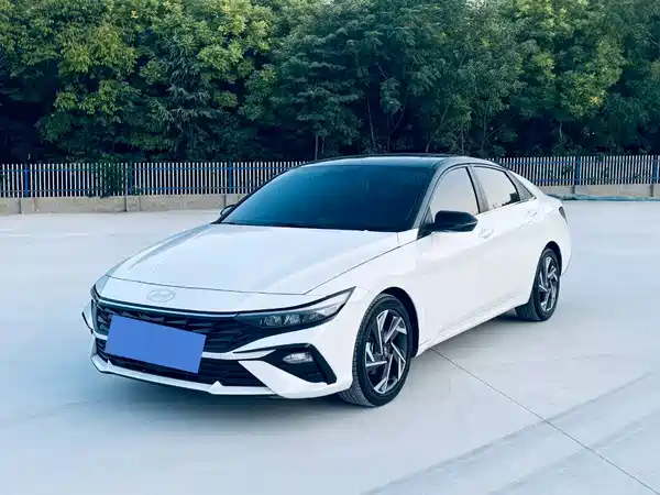 Hyundai Elantra 2023