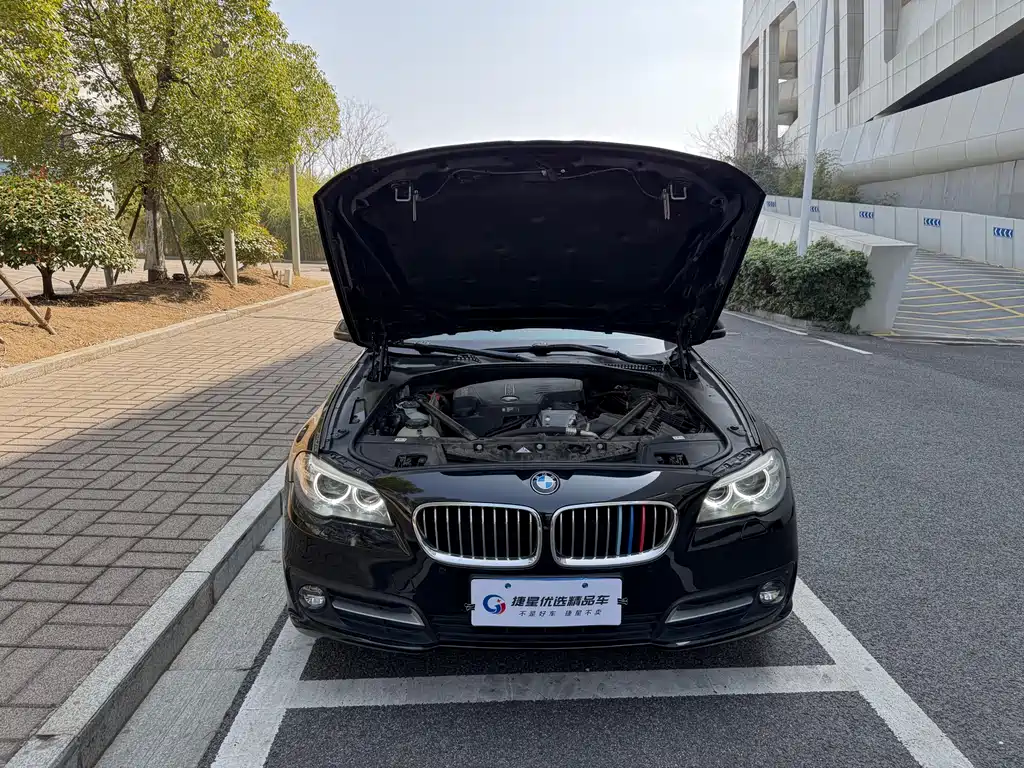 BMW 5 Series 2015 — фото 9