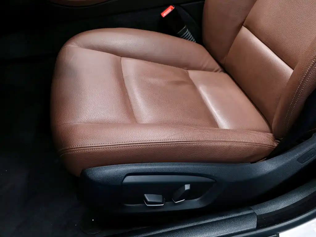BMW 5 Series 2017 — фото 16