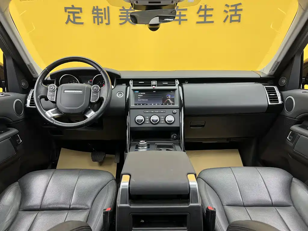 Land Rover Discovery 2018 — фото 11