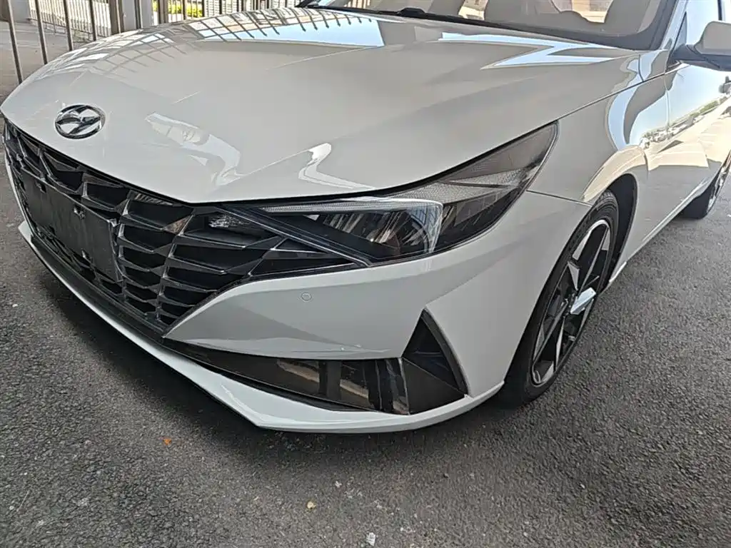 Hyundai Elantra 2022 — фото 24