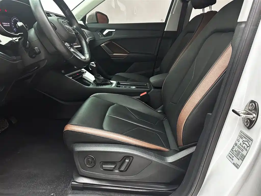 Audi Q3 2021 — фото 19