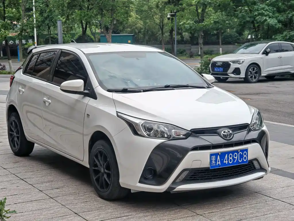 Toyota Yaris L 2019 — фото 3