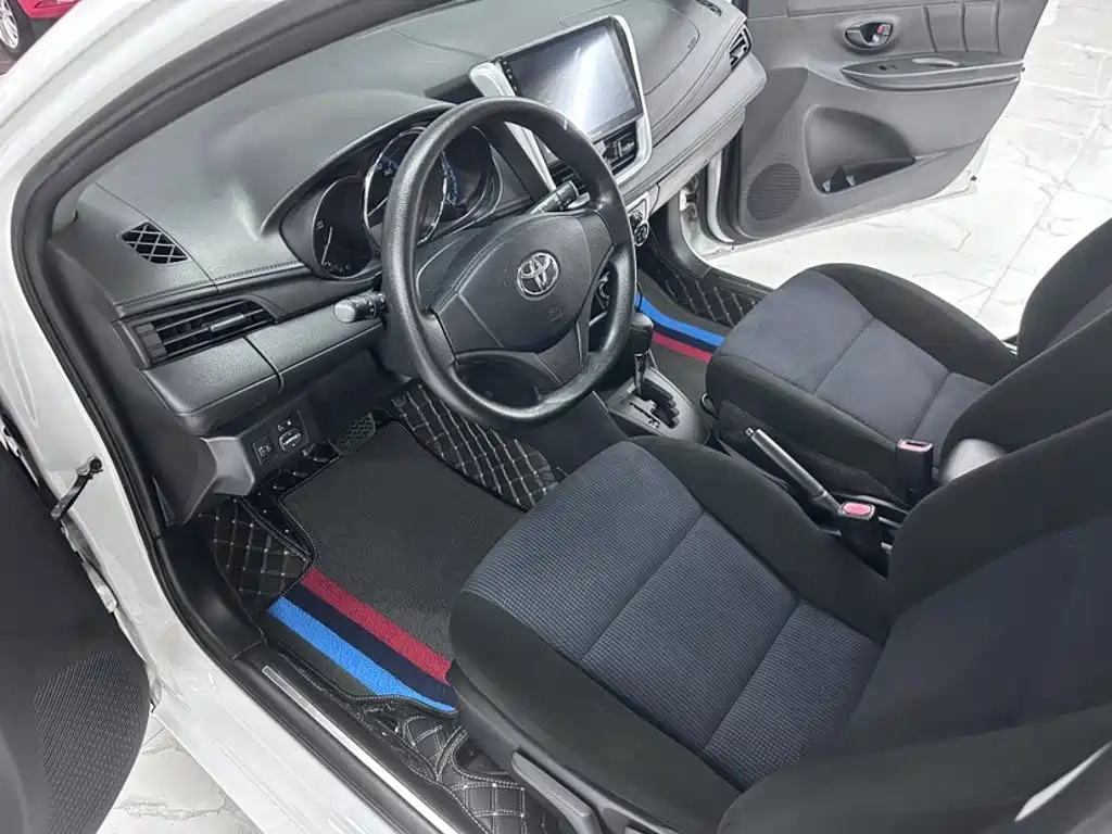 Toyota Yaris L 2016 — фото 21