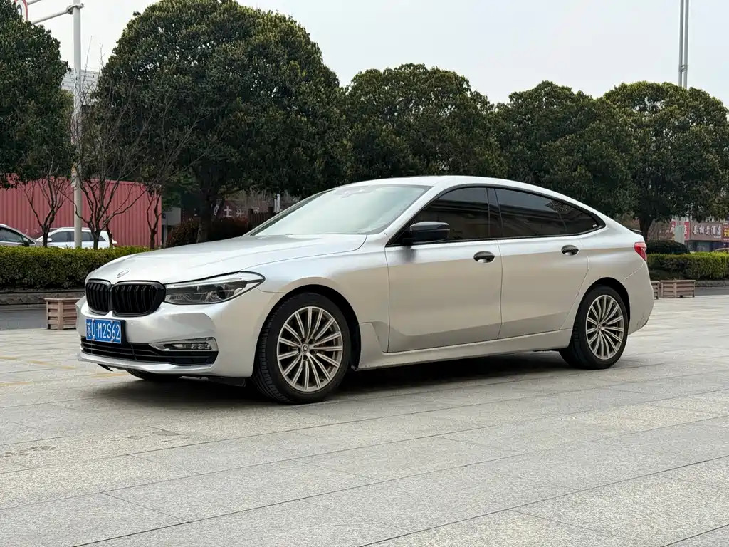 BMW 6 Series GT 2018 — фото 1