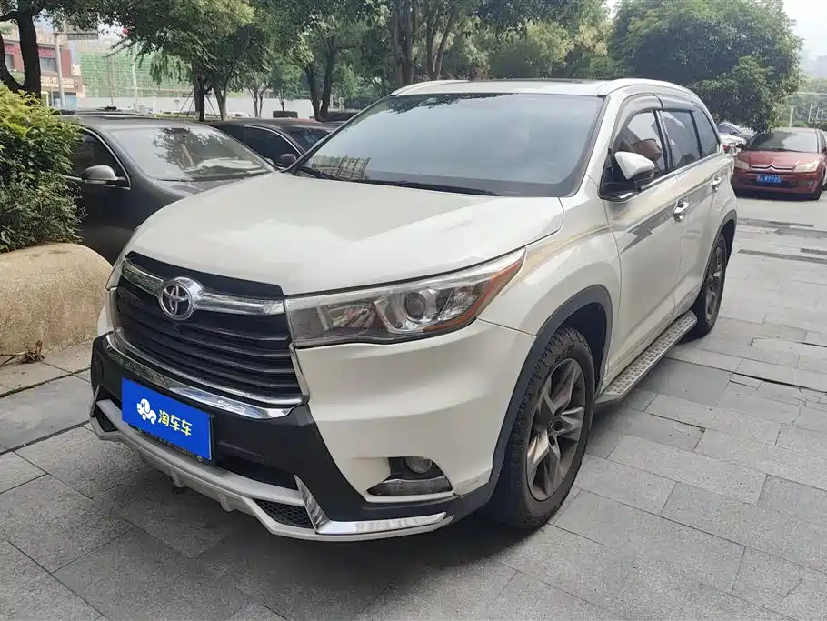 Toyota Highlander 2017 — фото 1
