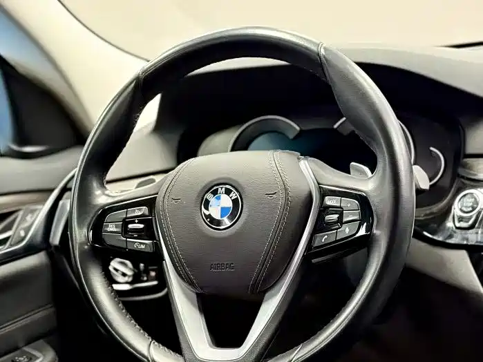 BMW 6 Series GT 2018 — фото 12