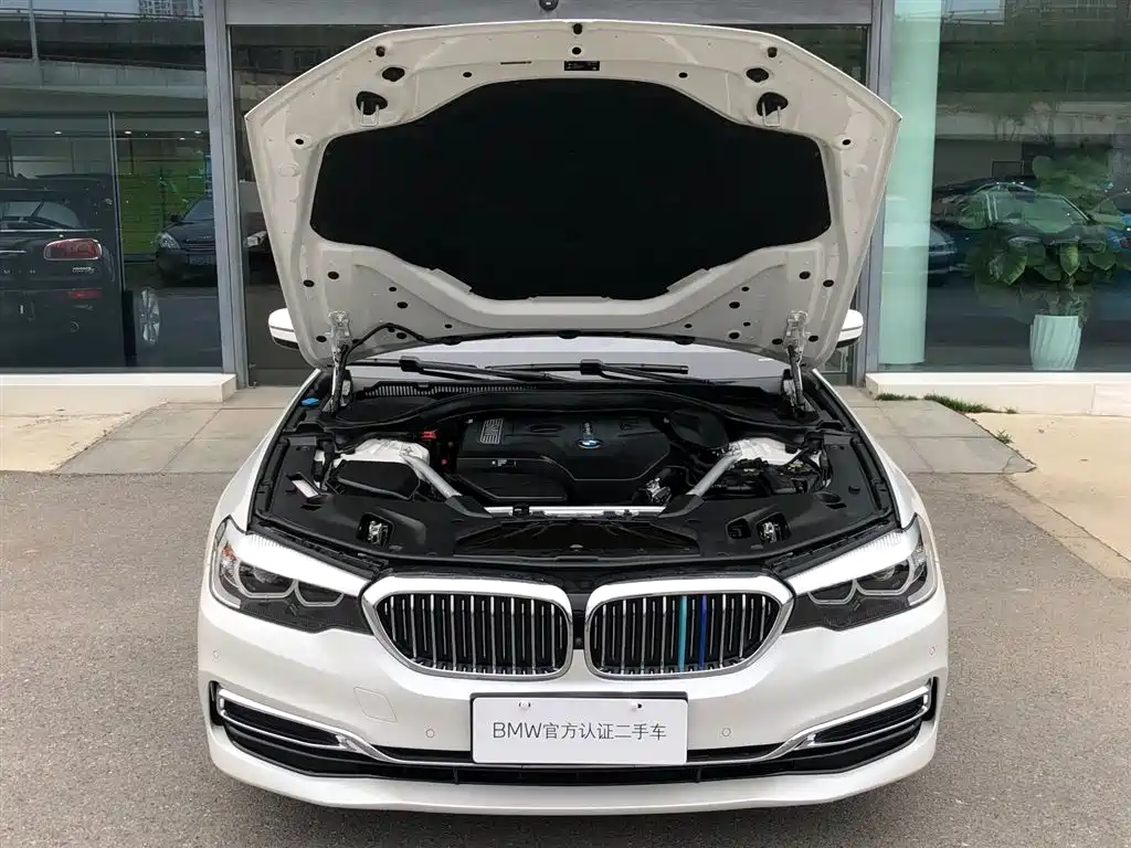 BMW 5 Series 2020 — фото 12