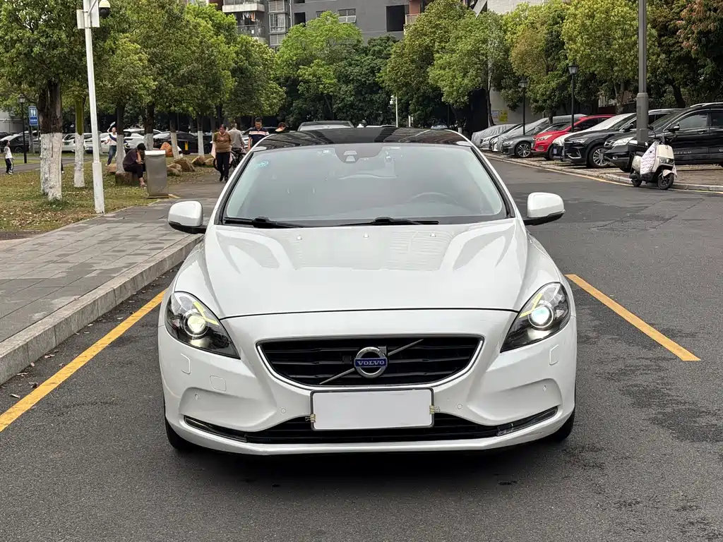 Volvo V40 2016 — фото 2