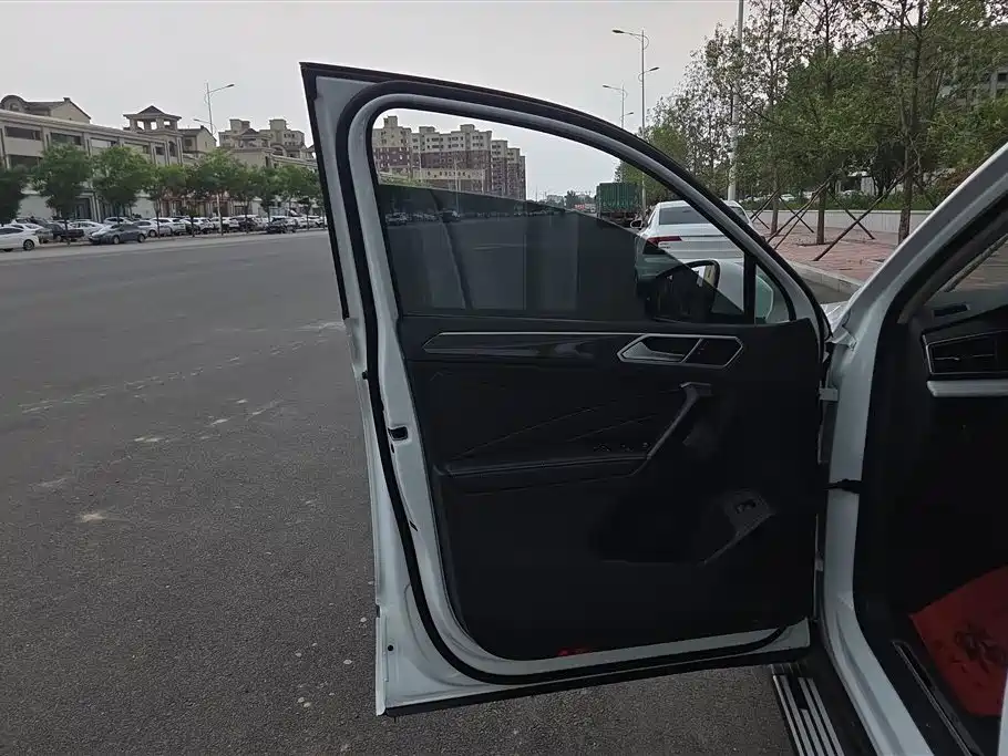 Volkswagen Tiguan L 2024