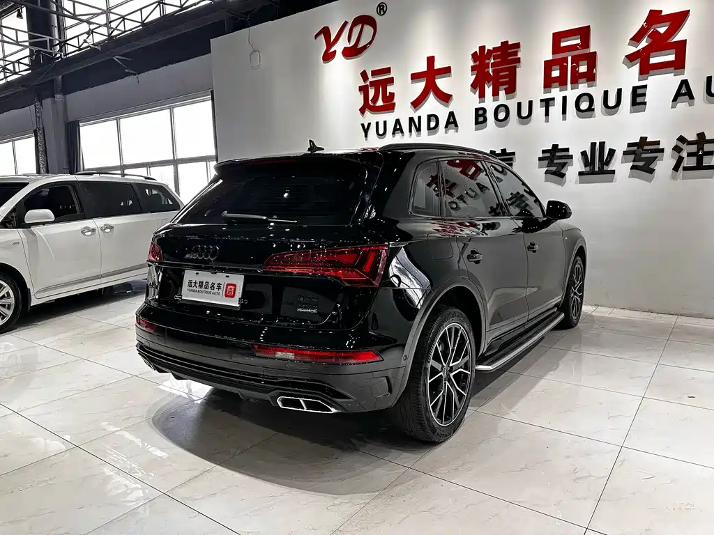 Audi Q5L 2024 — фото 19