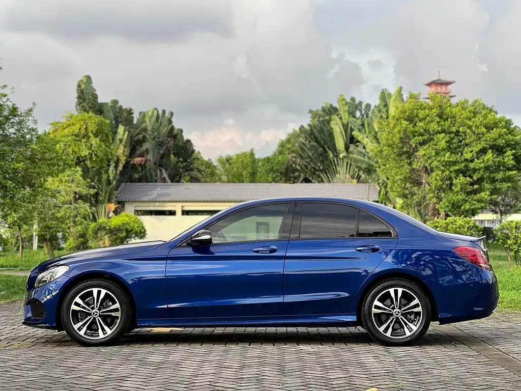 Mercedes-Benz C-Class 2017
