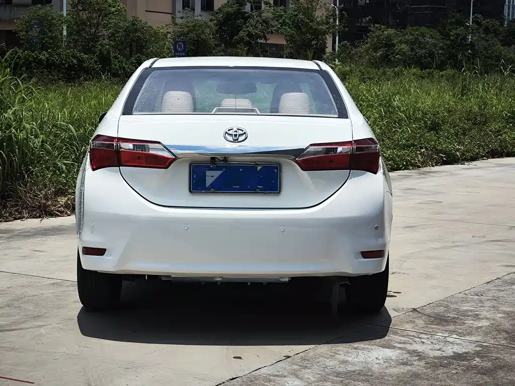 Toyota Corolla 2017 — фото 4