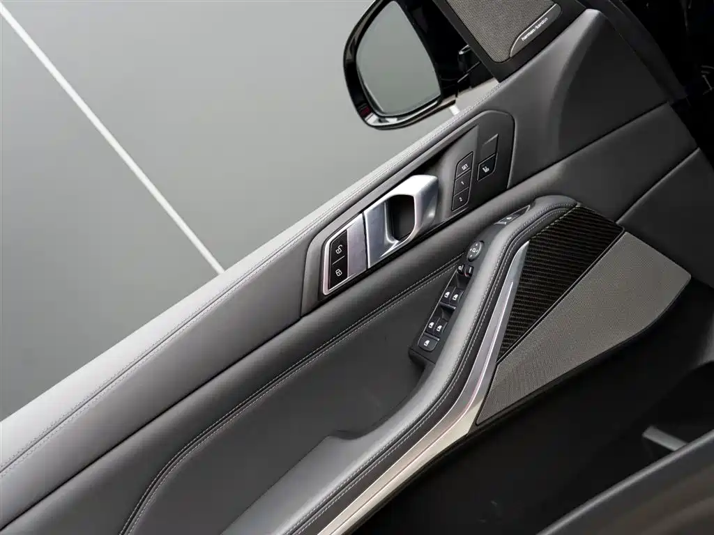 BMW X5 M 2022 — фото 8