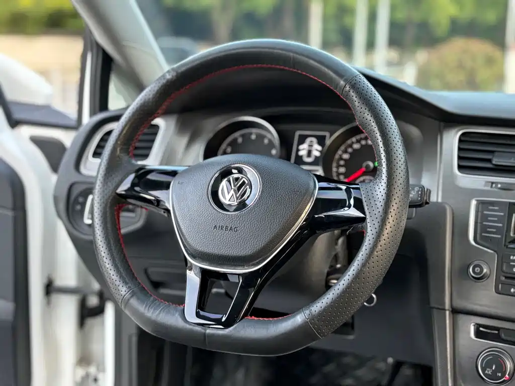 Volkswagen Golf 2015 — фото 12