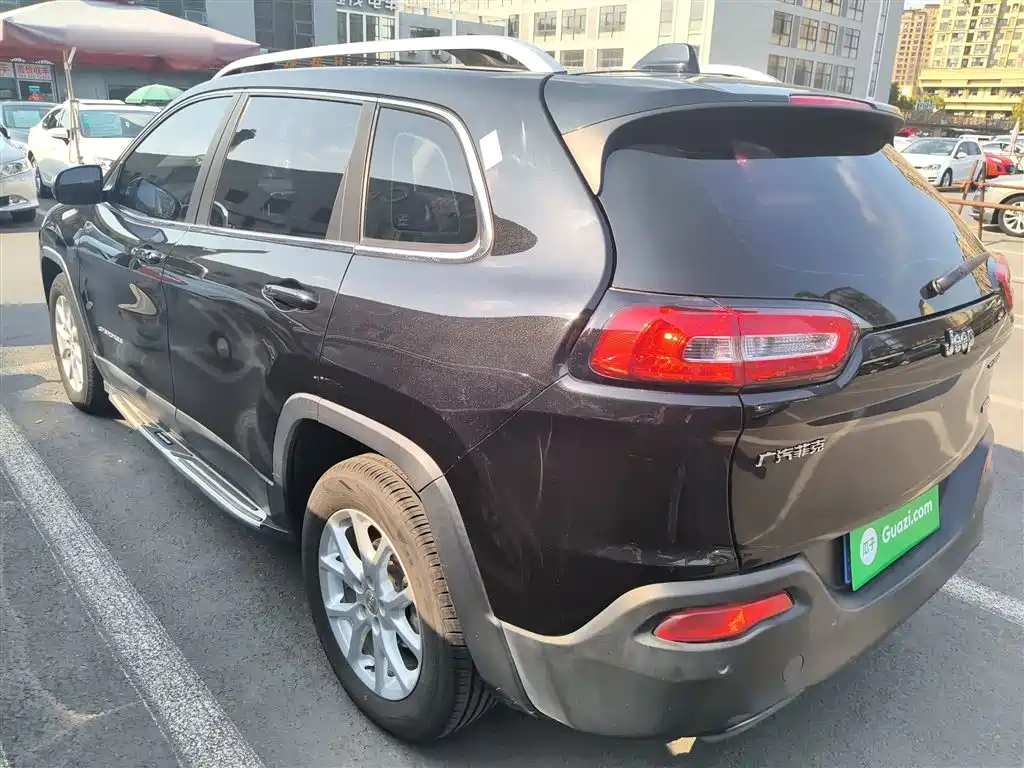 Jeep Cherokee 2016 — фото 23