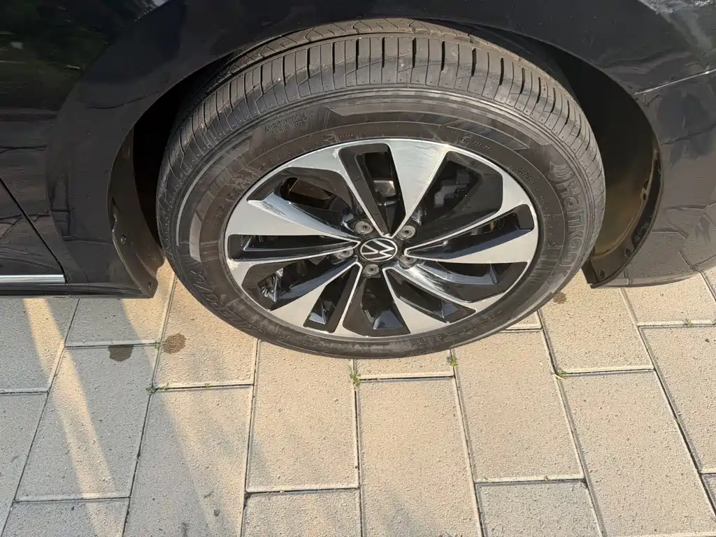Volkswagen Passat 2022 — фото 10
