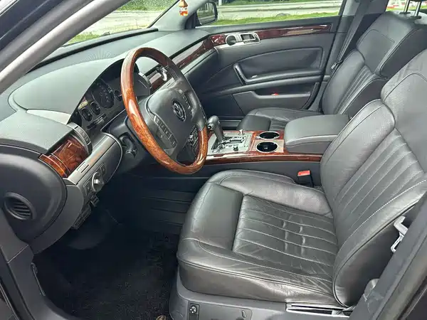 Volkswagen Phaeton 2011
