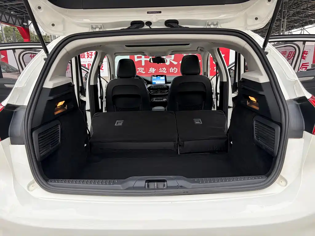 Ford Focus 2020 — фото 14