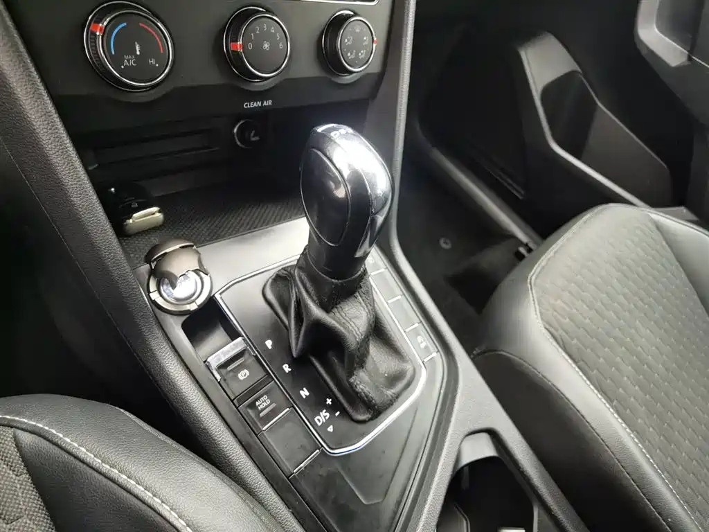 Volkswagen Tiguan L 2020 — фото 13