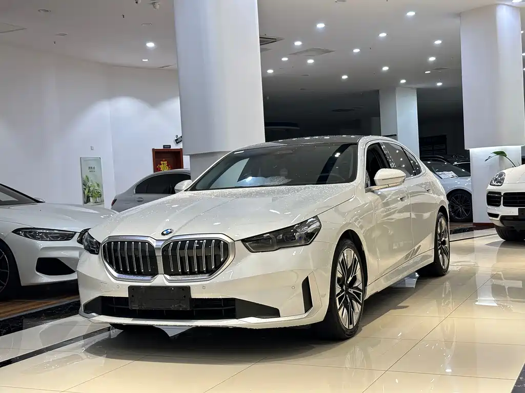 BMW 5 Series 2024