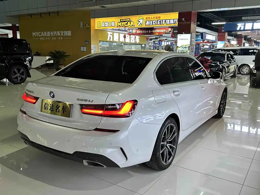 BMW 3 Series 2019 — фото 21