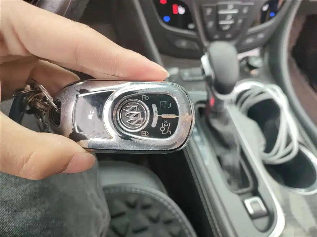 Buick Envision Plus 2018 — фото 12